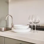 Modern And Strategic 1-br Flat C - Station